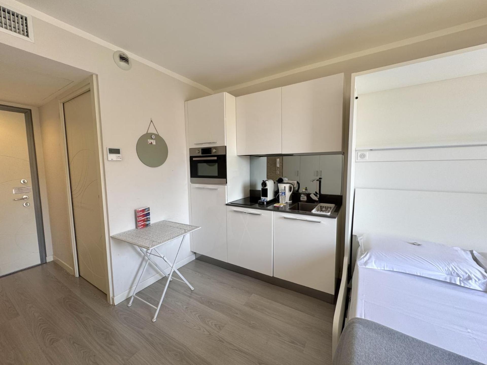 Aparthotel Riviera Nice Cote D'Azur - Old Town - Studio Ac - Sea View - 50M Promenade Des Anglais- La Maison Linda Eksteriør billede