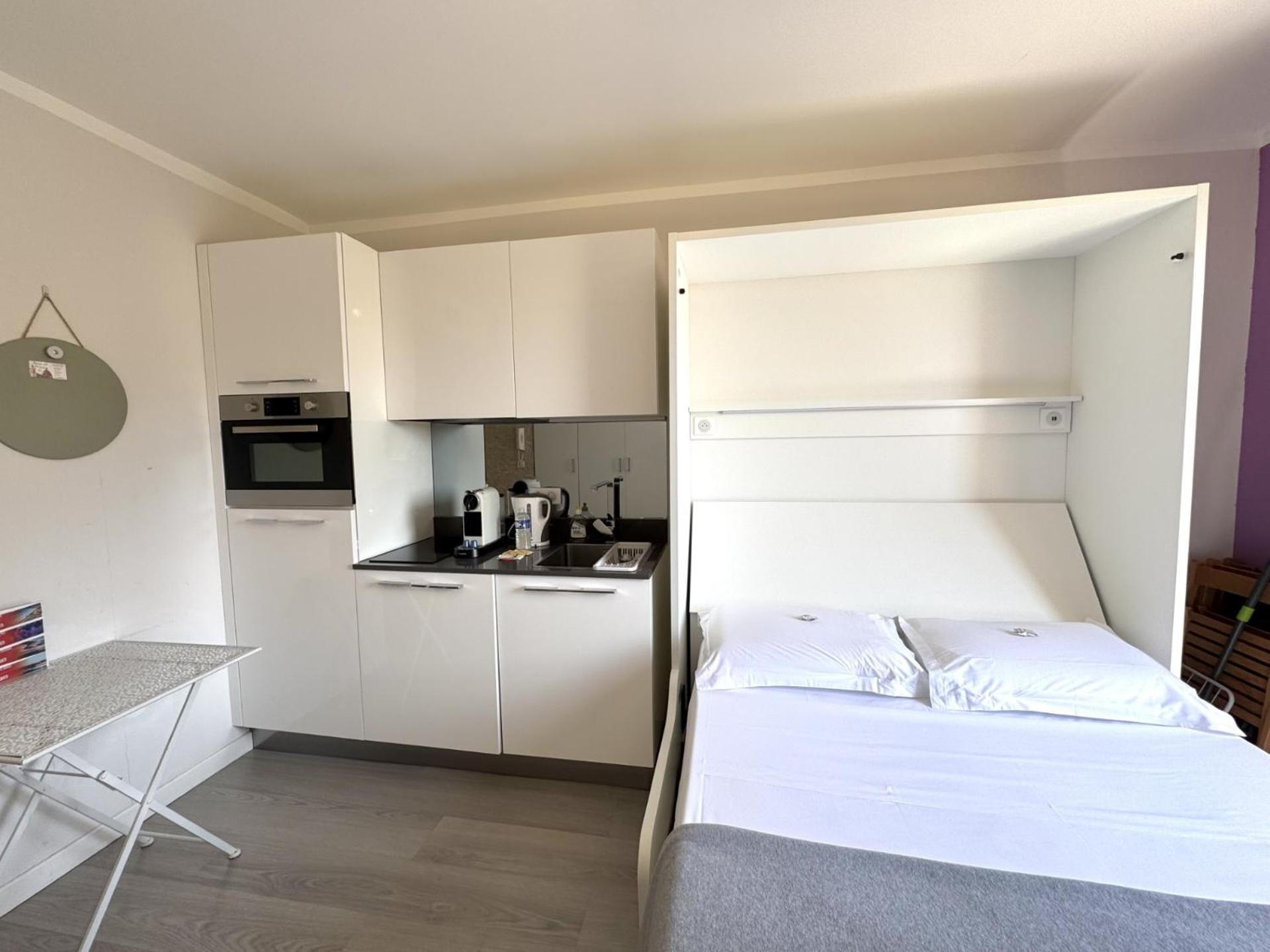 Aparthotel Riviera Nice Cote D'Azur - Old Town - Studio Ac - Sea View - 50M Promenade Des Anglais- La Maison Linda Eksteriør billede